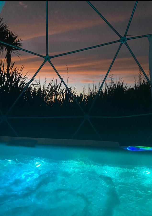 Ross Beach Top10 Holiday Park Esterno foto